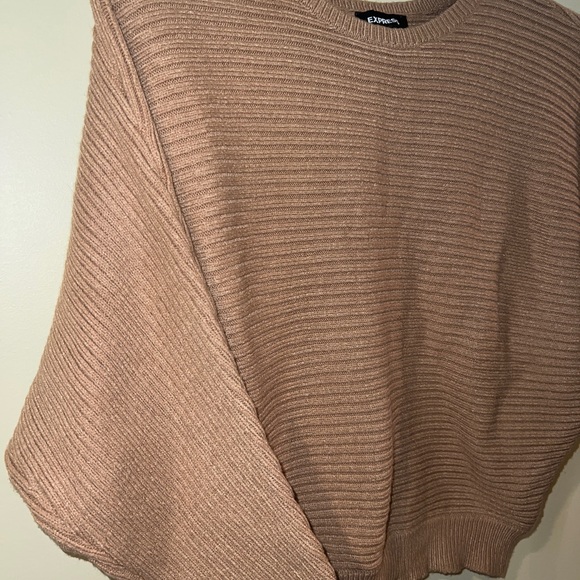 Cute Express Sweater Camel Brown Flattering sleeves xs worn once - Picture 2 of 6
